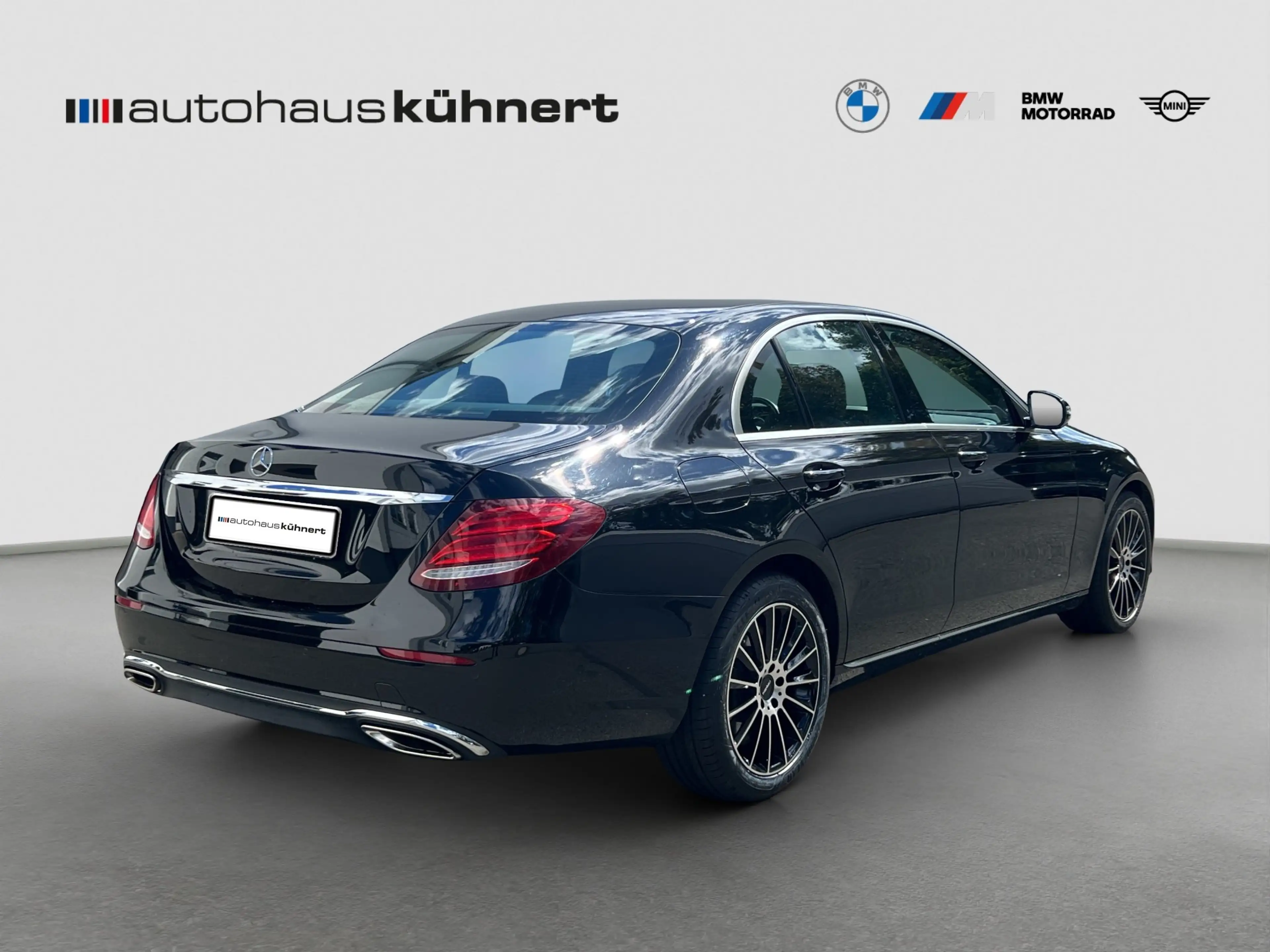 Mercedes-Benz E 400 4M Avantgarde LED Distro Luft Lane Navi RFK — photo 6