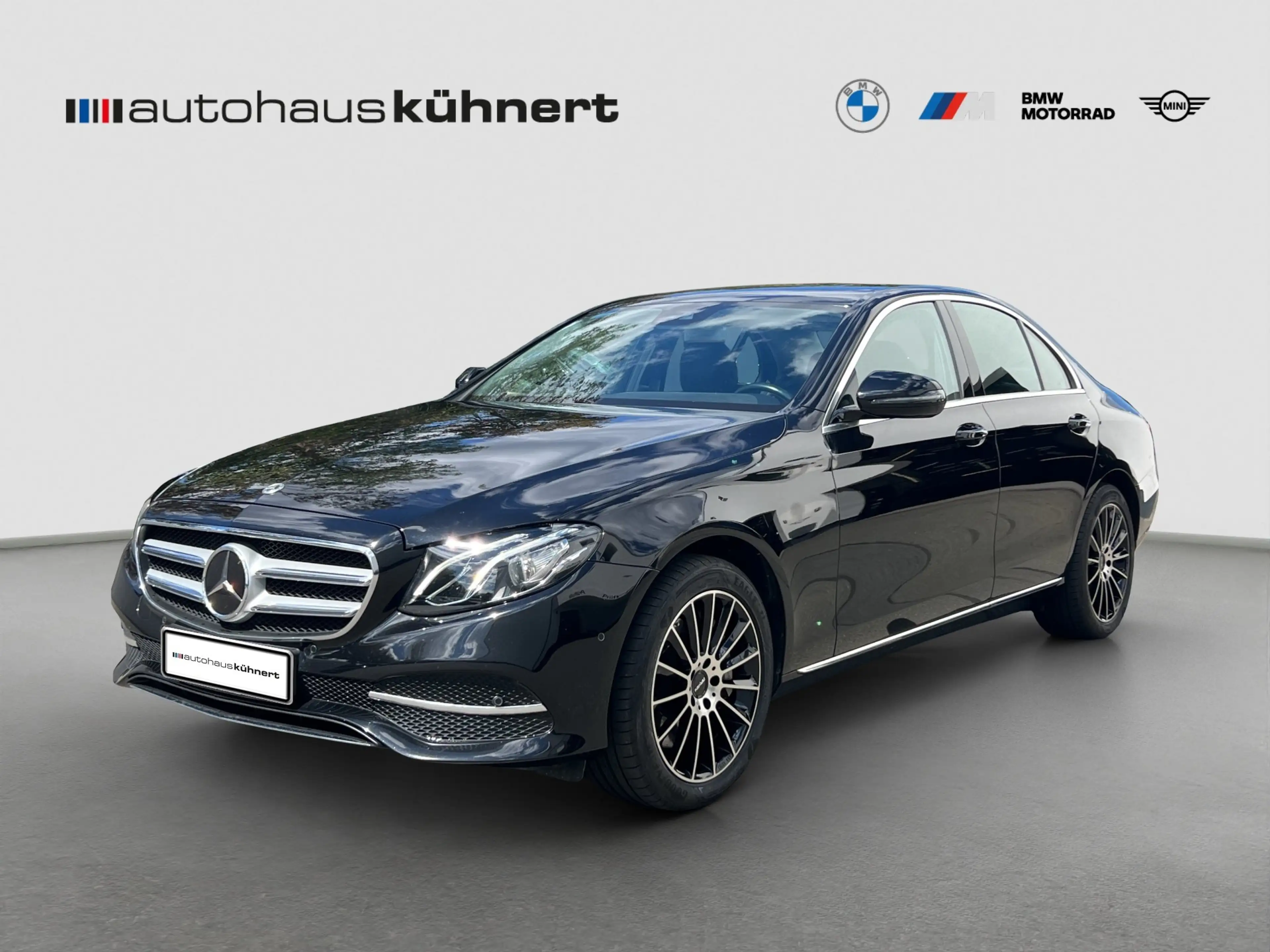 Mercedes-Benz E 400 4M Avantgarde LED Distro Luft Lane Navi RFK