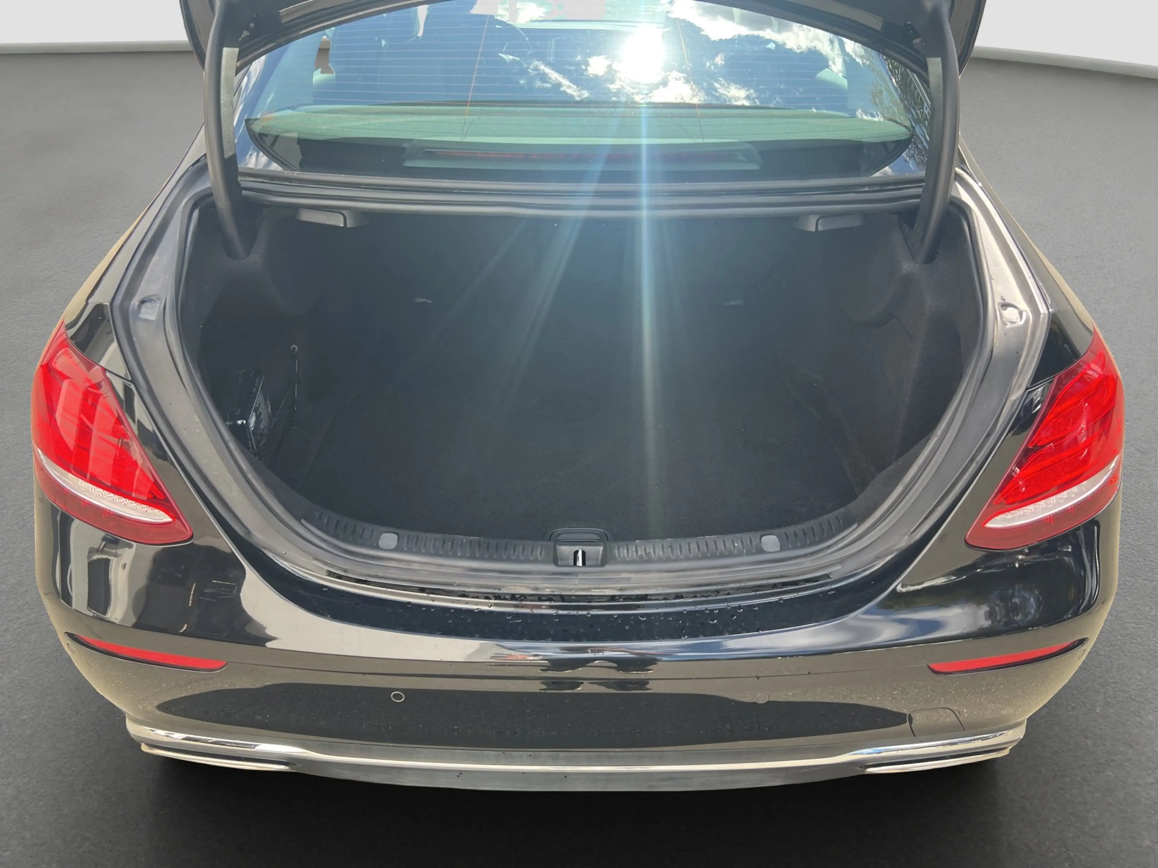 Mercedes-Benz E 400 4M Avantgarde LED Distro Luft Lane Navi RFK — photo 9