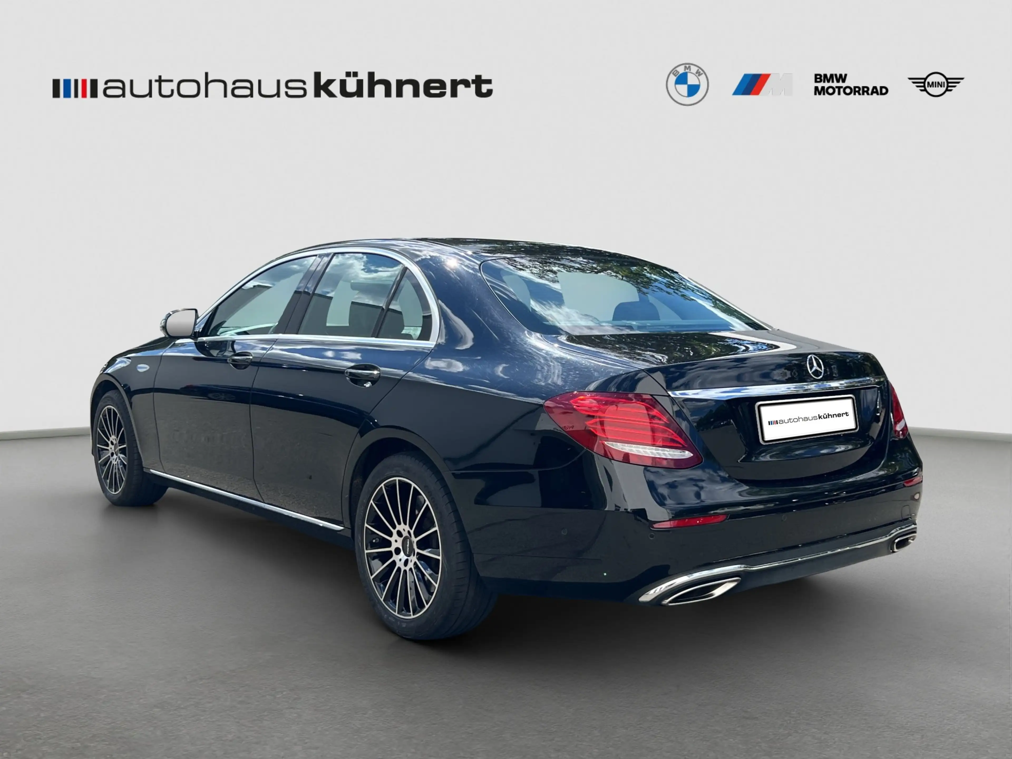 Mercedes-Benz E 400 4M Avantgarde LED Distro Luft Lane Navi RFK — photo 4