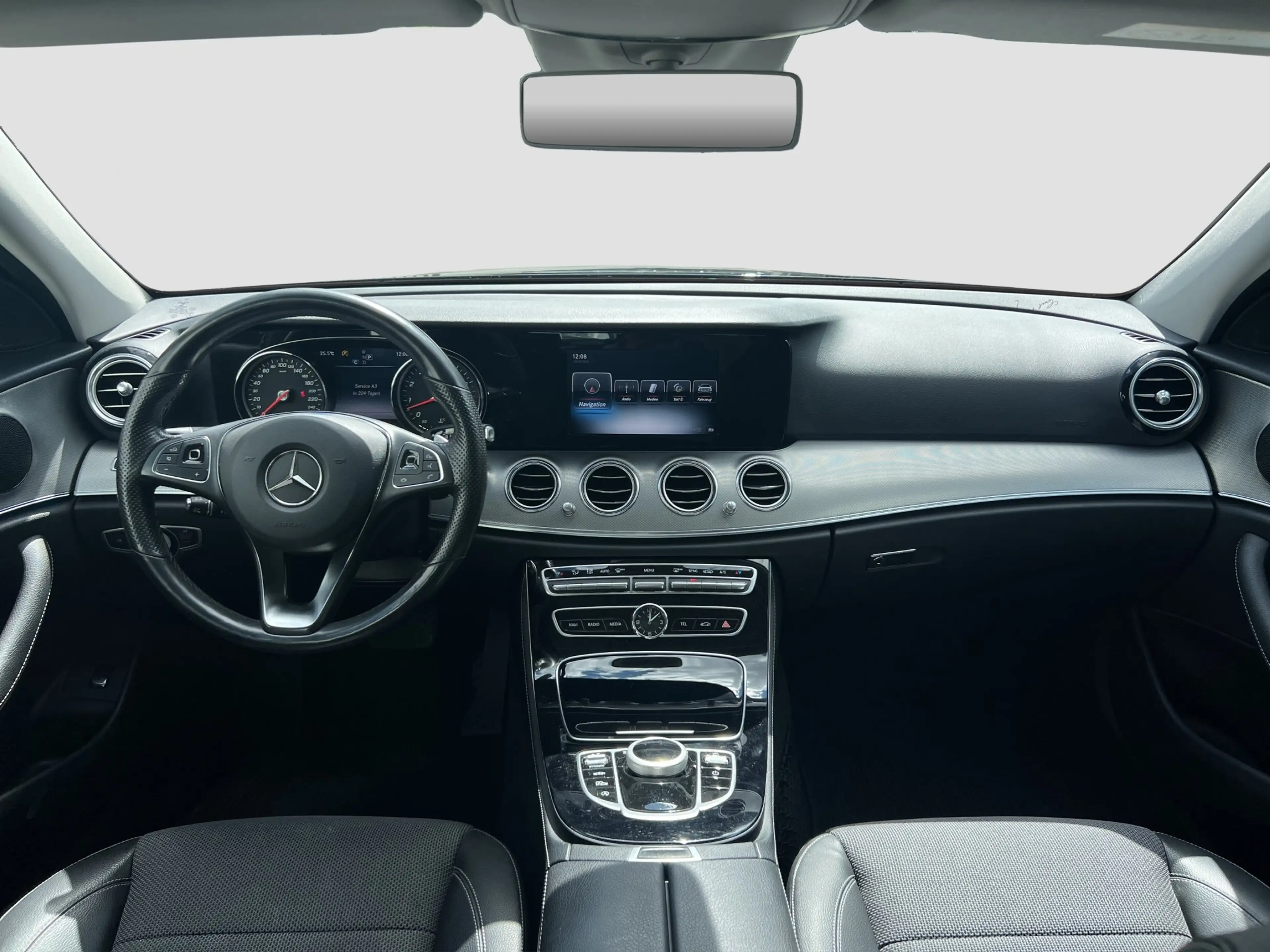 Mercedes-Benz E 400 4M Avantgarde LED Distro Luft Lane Navi RFK — photo 11