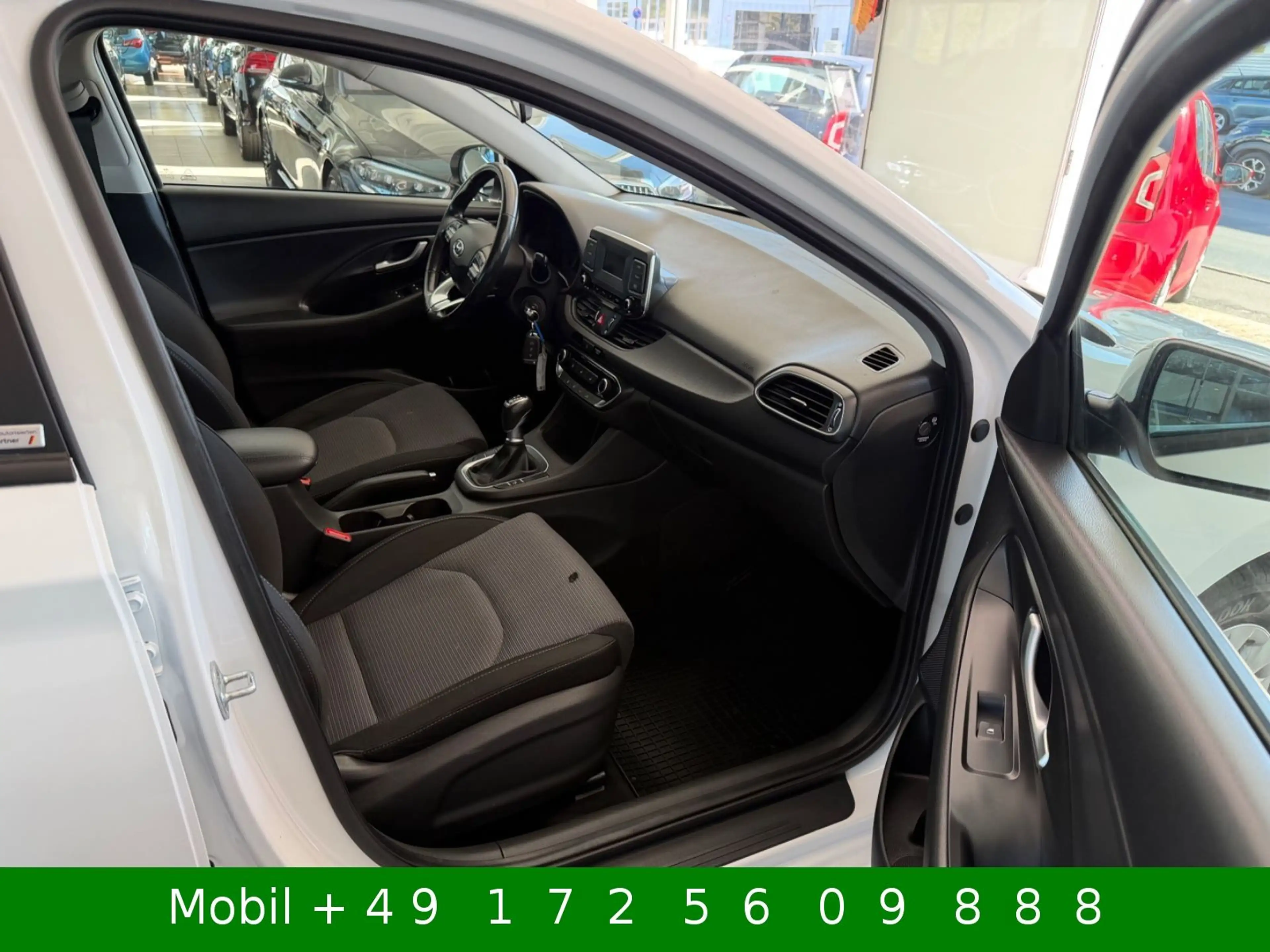 Hyundai i30 Select Lim. Tempomat 6d 8-fach bereift — photo 14
