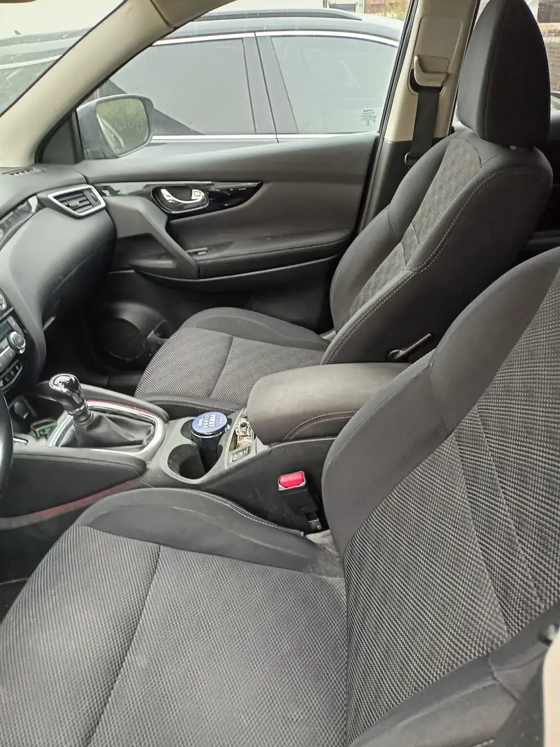 Nissan Qashqai Qashqai 1.2 DIG-TN-Connecta Schwarz - 1