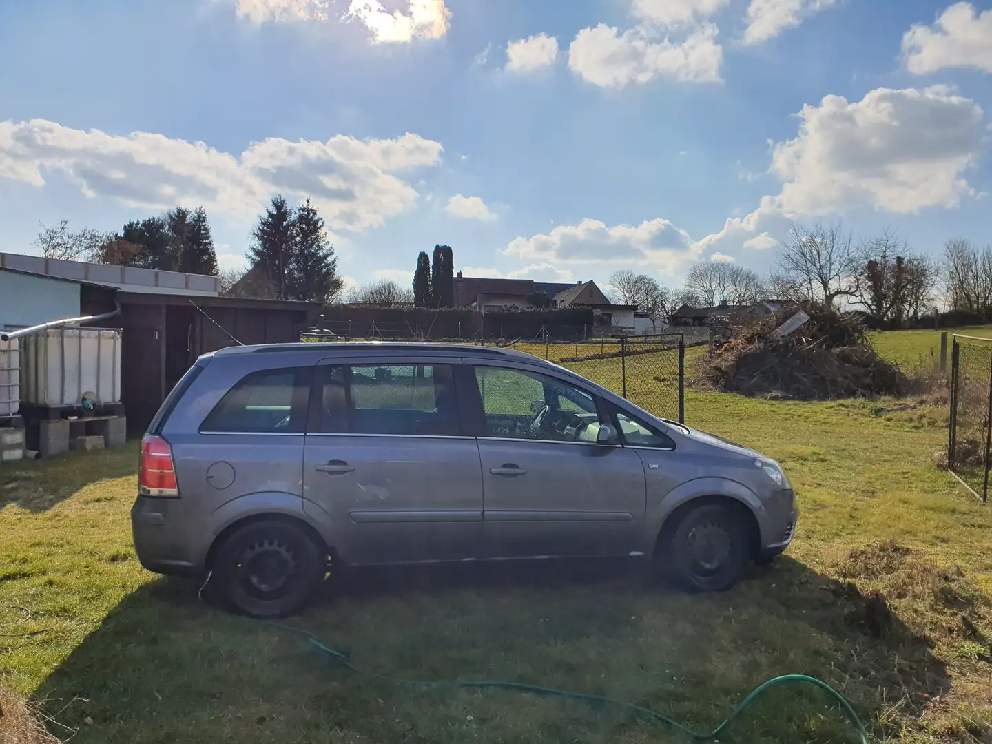 Opel Zafira 1.9 CDTI Šedá - 2