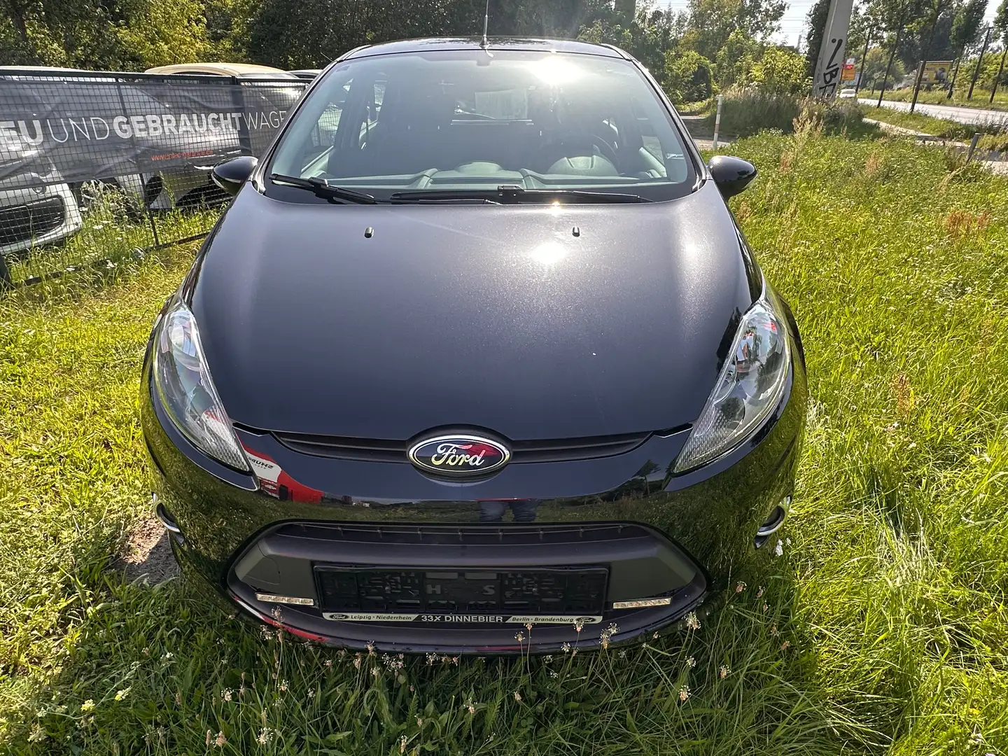 Ford Fiesta Trend+Seniorenbesitz+wenig KM Schwarz - 2