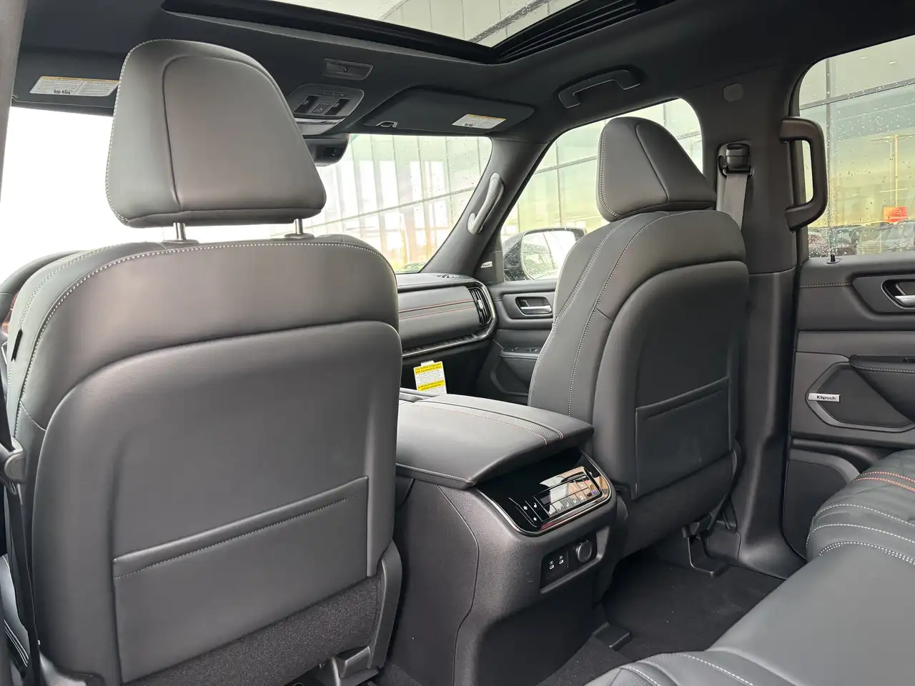 Nissan Armada снимка Nissan Armada