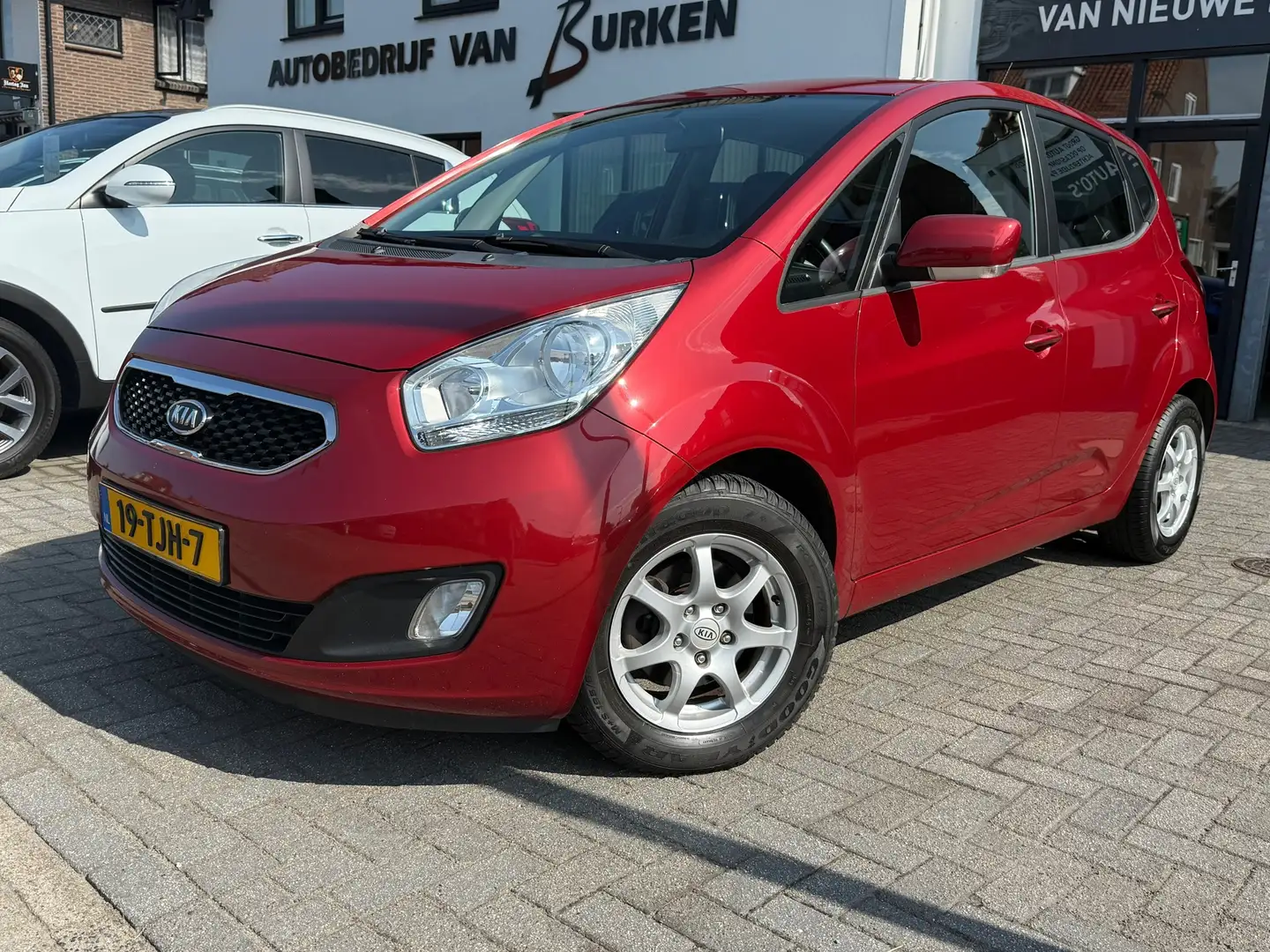 Kia Venga 1.6 CVVT X-ecutive, Trekhaak,Navigatie,Parkersenso Kırmızı - 1