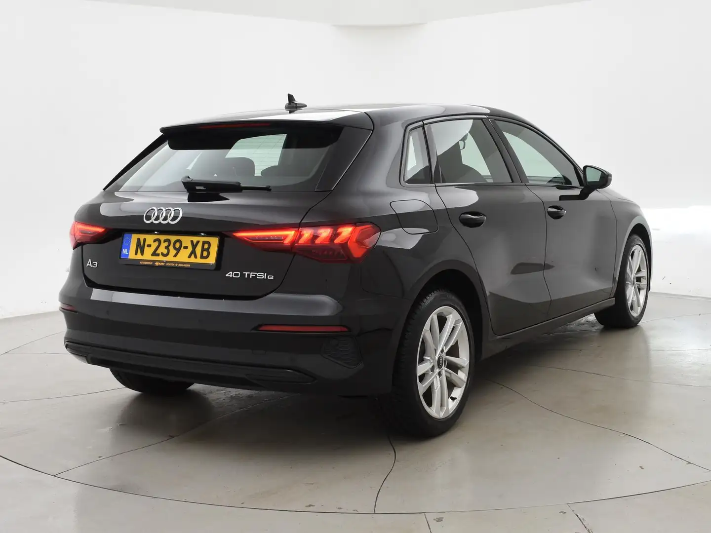 Audi A3 Sportback 40 TFSI e 204 PK PLUG-IN HYBRID + VIRTUA Schwarz - 2