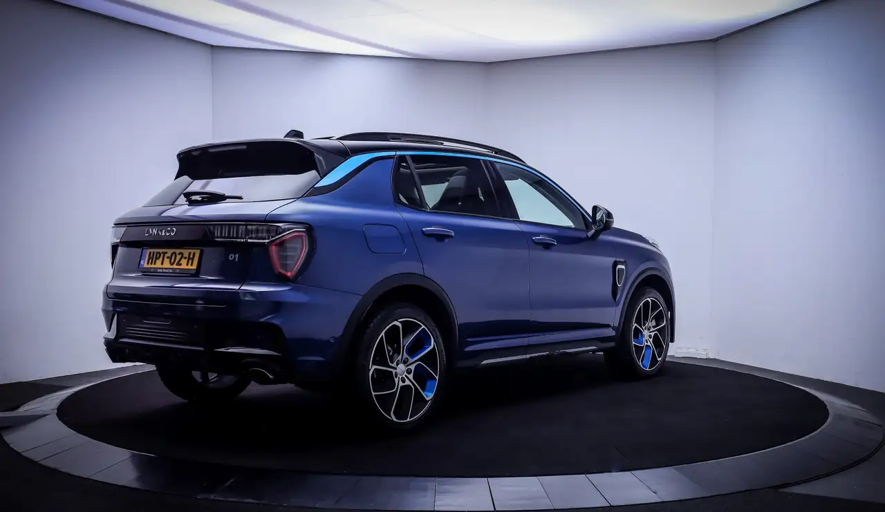 Lynk & Co 01 2022