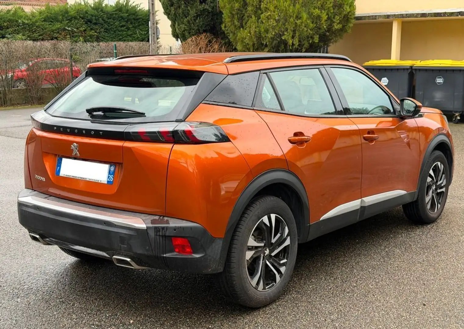 Peugeot 2008 1.2 130ch allure Or - 2