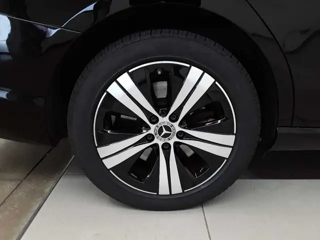 Mercedes-Benz C-Class view 18