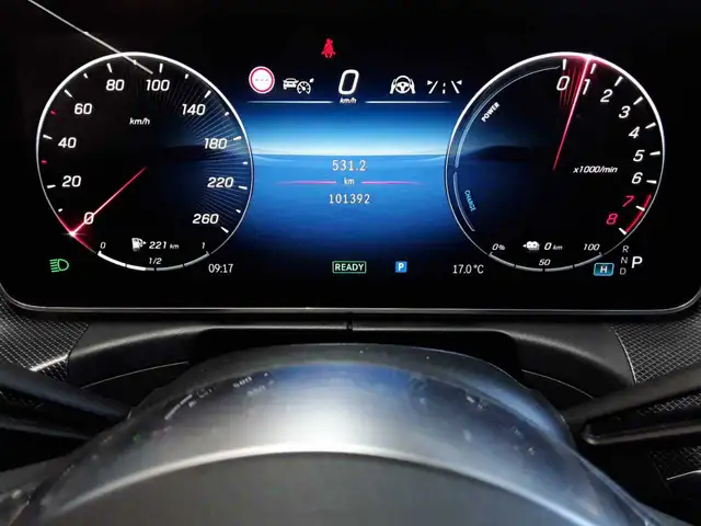 Mercedes-Benz C-Class view 11