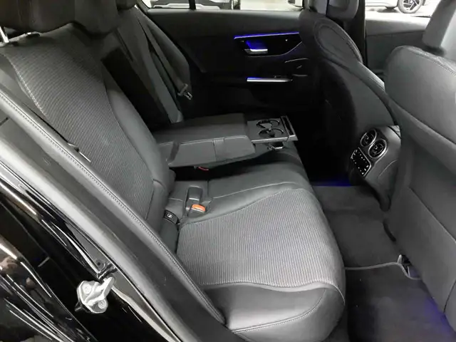 Mercedes-Benz C-Class view 14