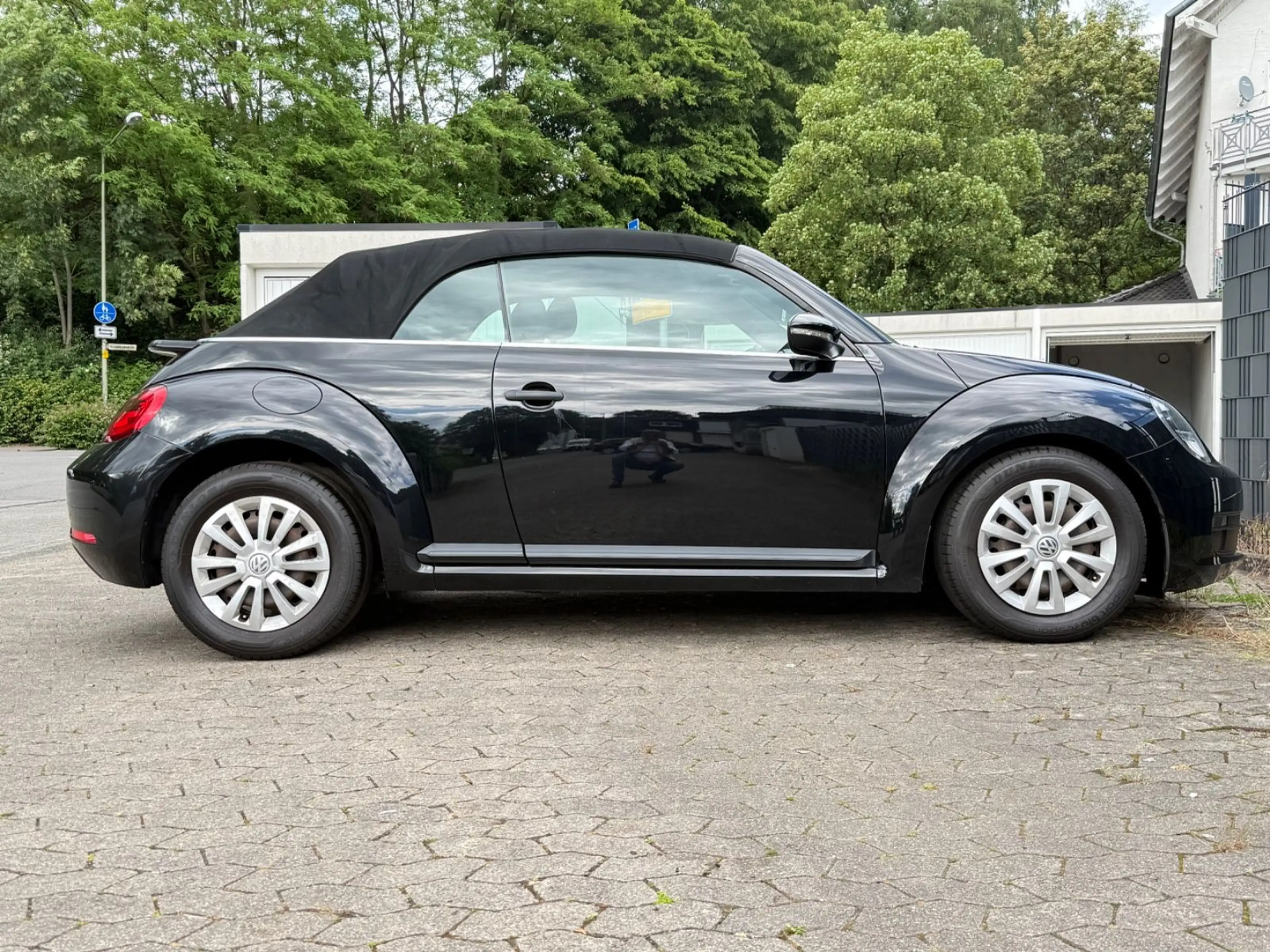 Volkswagen Beetle Cabriolet Basis BMT 1.Hand — photo 7
