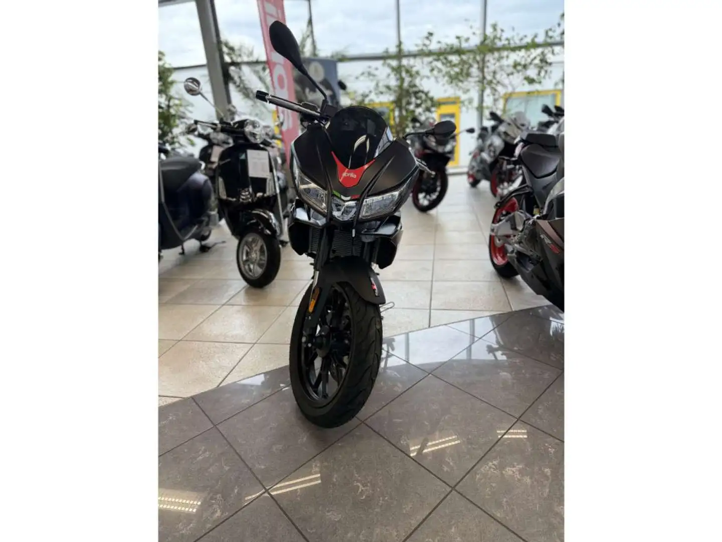 Aprilia Tuono 125 Noir - 1