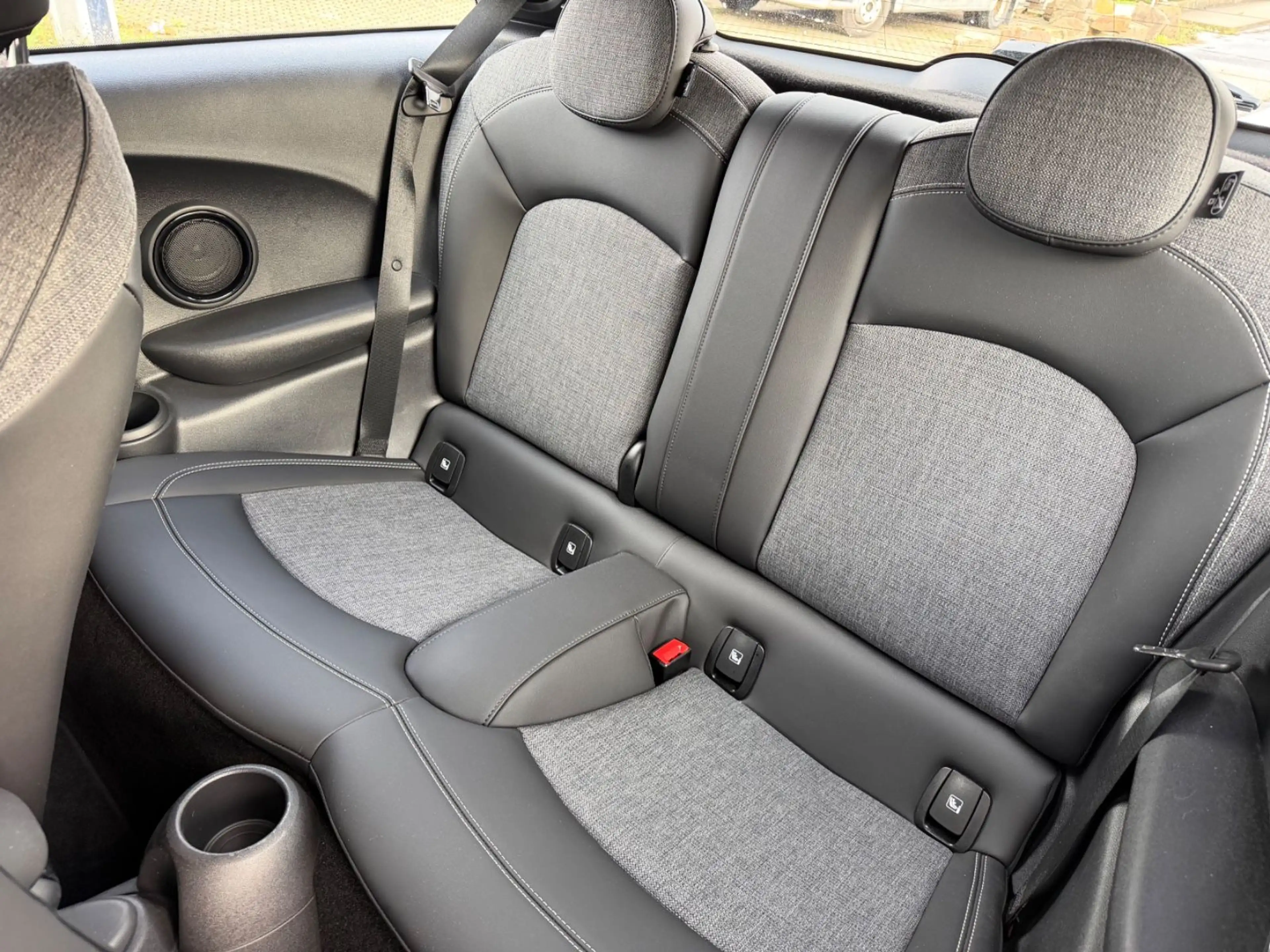 MINI Cooper SE Mini 3-trg. Cooper SE Trim M — photo 8