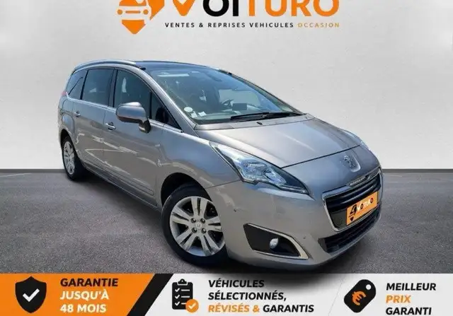Peugeot 5008 view 2
