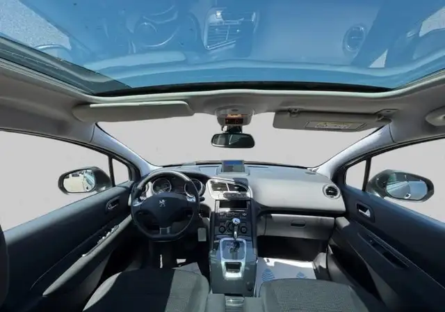 Peugeot 5008 view 9