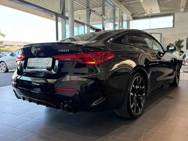 BMW 4 Series view 11