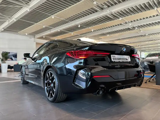 BMW 4 Series view 8