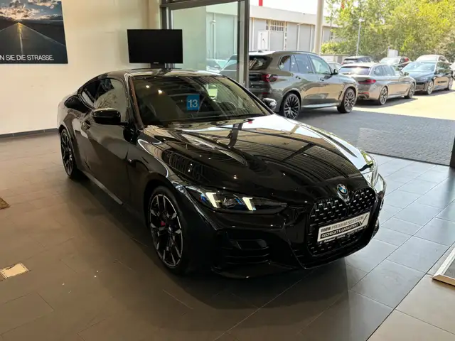 BMW 4 Series view 14