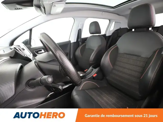 Peugeot 2008 view 10