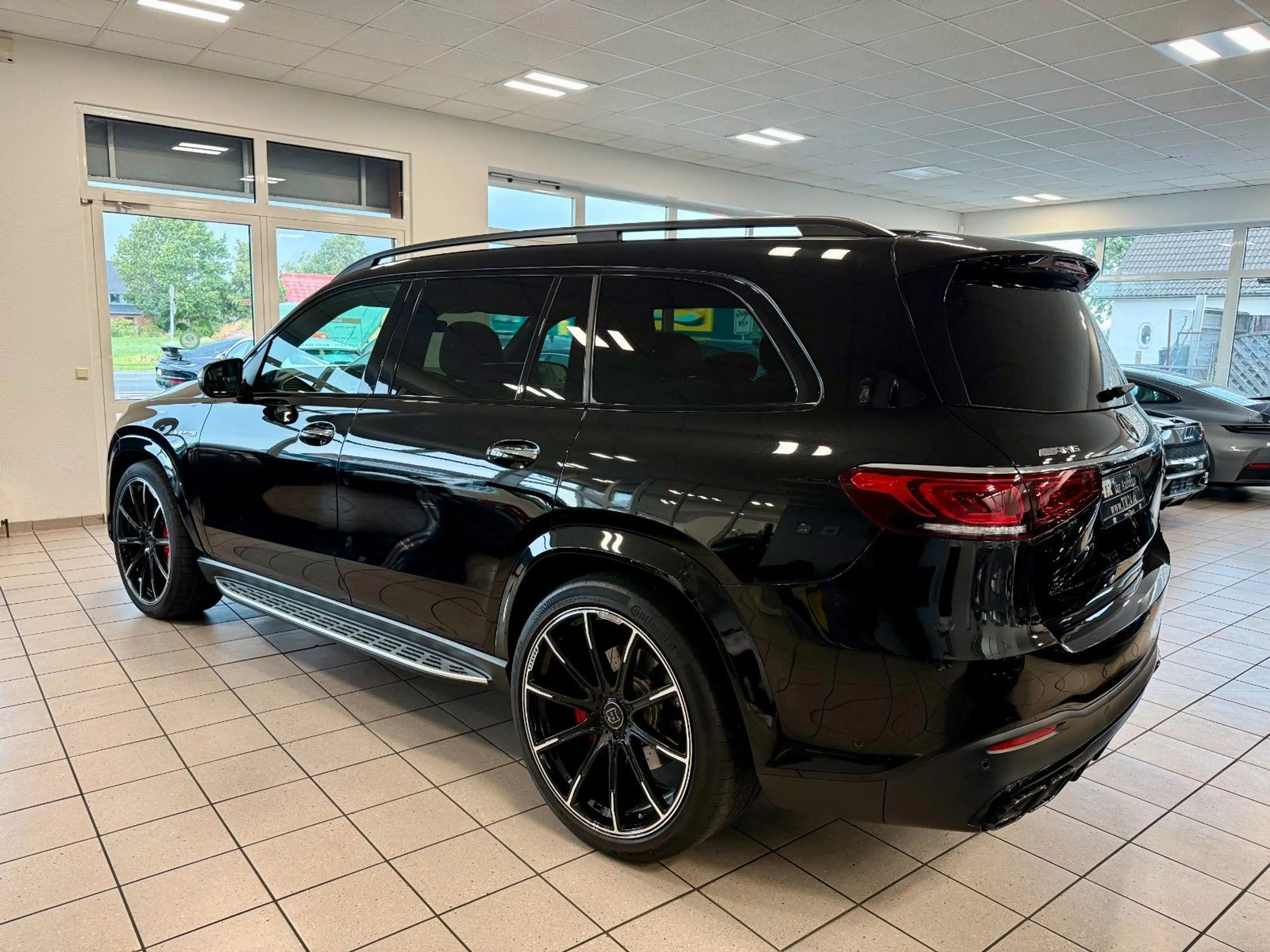 Mercedes-Benz GLS 63 AMG AMG Premium/ACTIVE RIDE/AHK/7Sitzer — photo 3