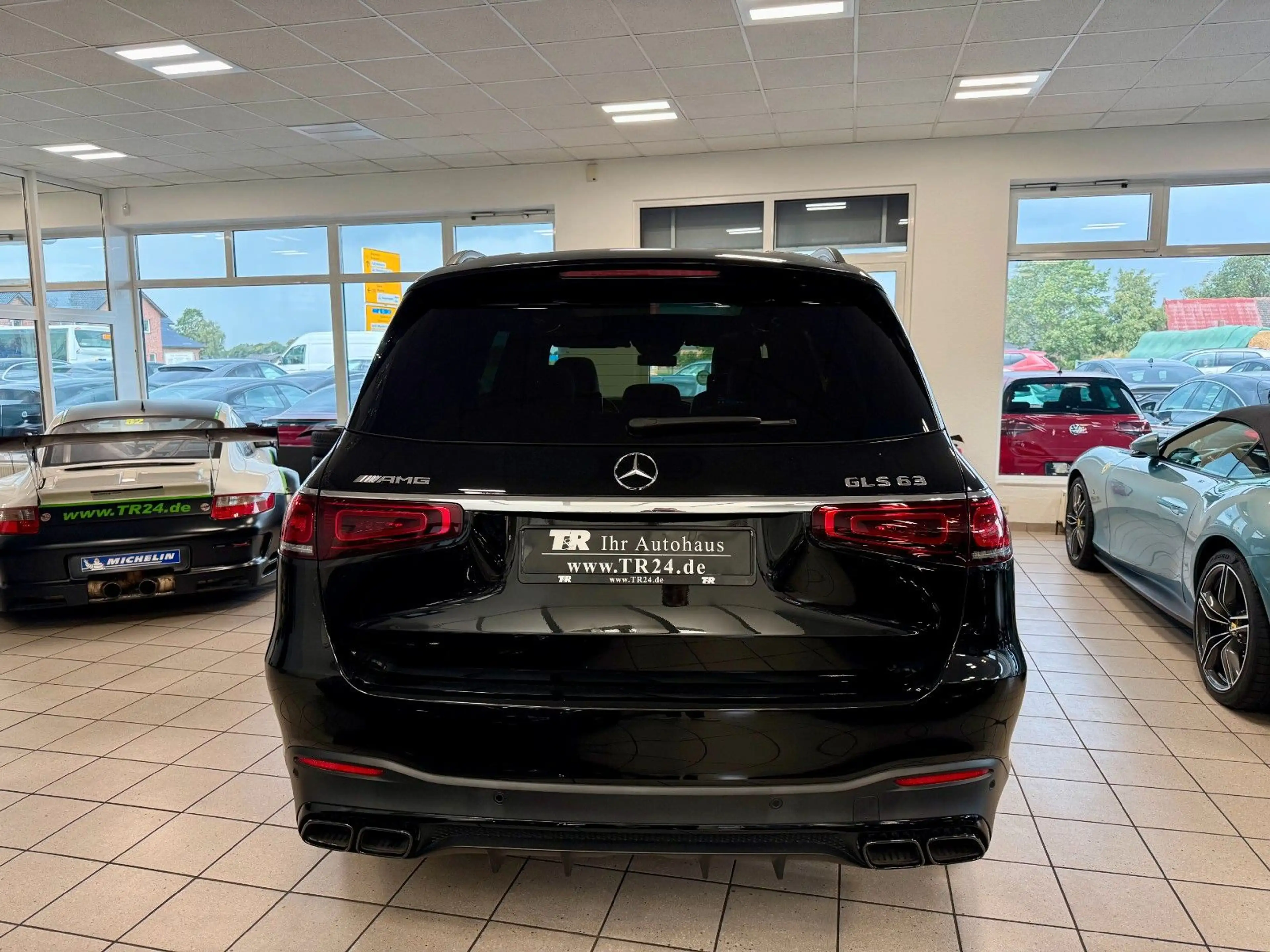 Mercedes-Benz GLS 63 AMG AMG Premium/ACTIVE RIDE/AHK/7Sitzer — photo 4