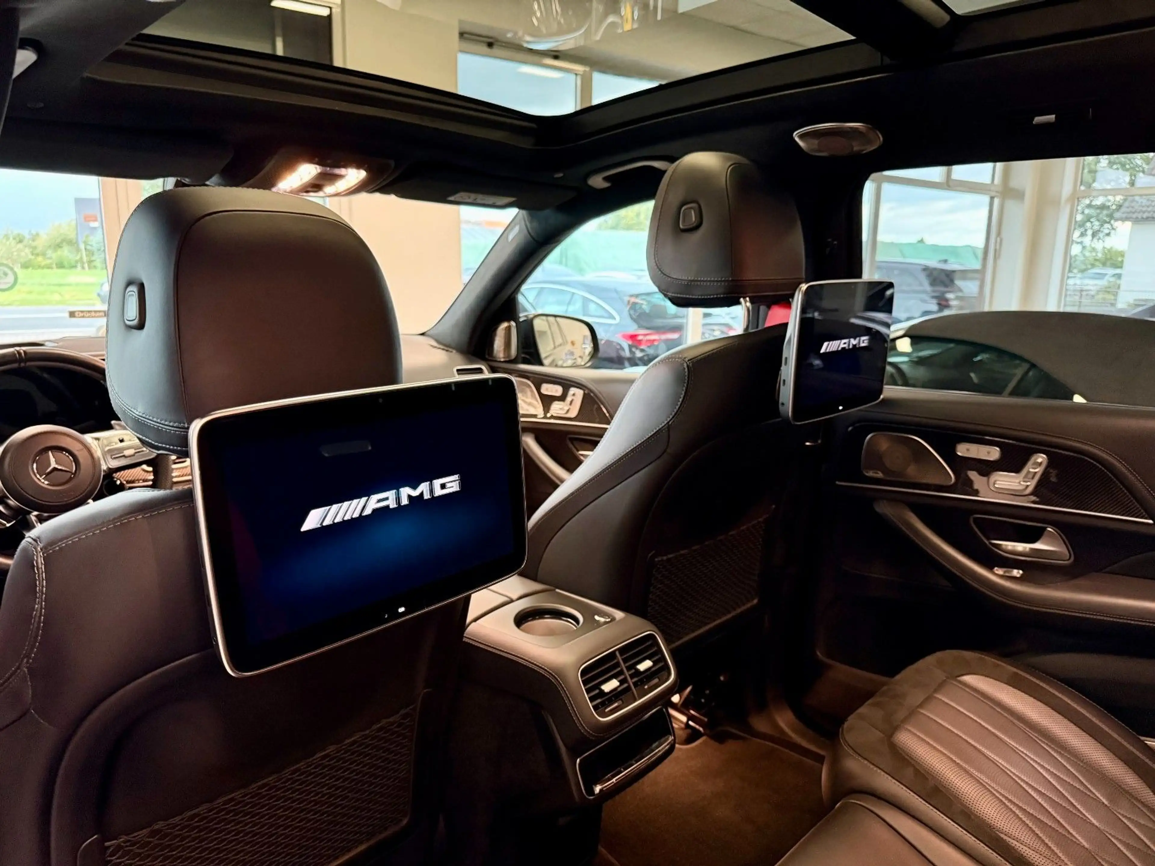 Mercedes-Benz GLS 63 AMG AMG Premium/ACTIVE RIDE/AHK/7Sitzer — photo 11