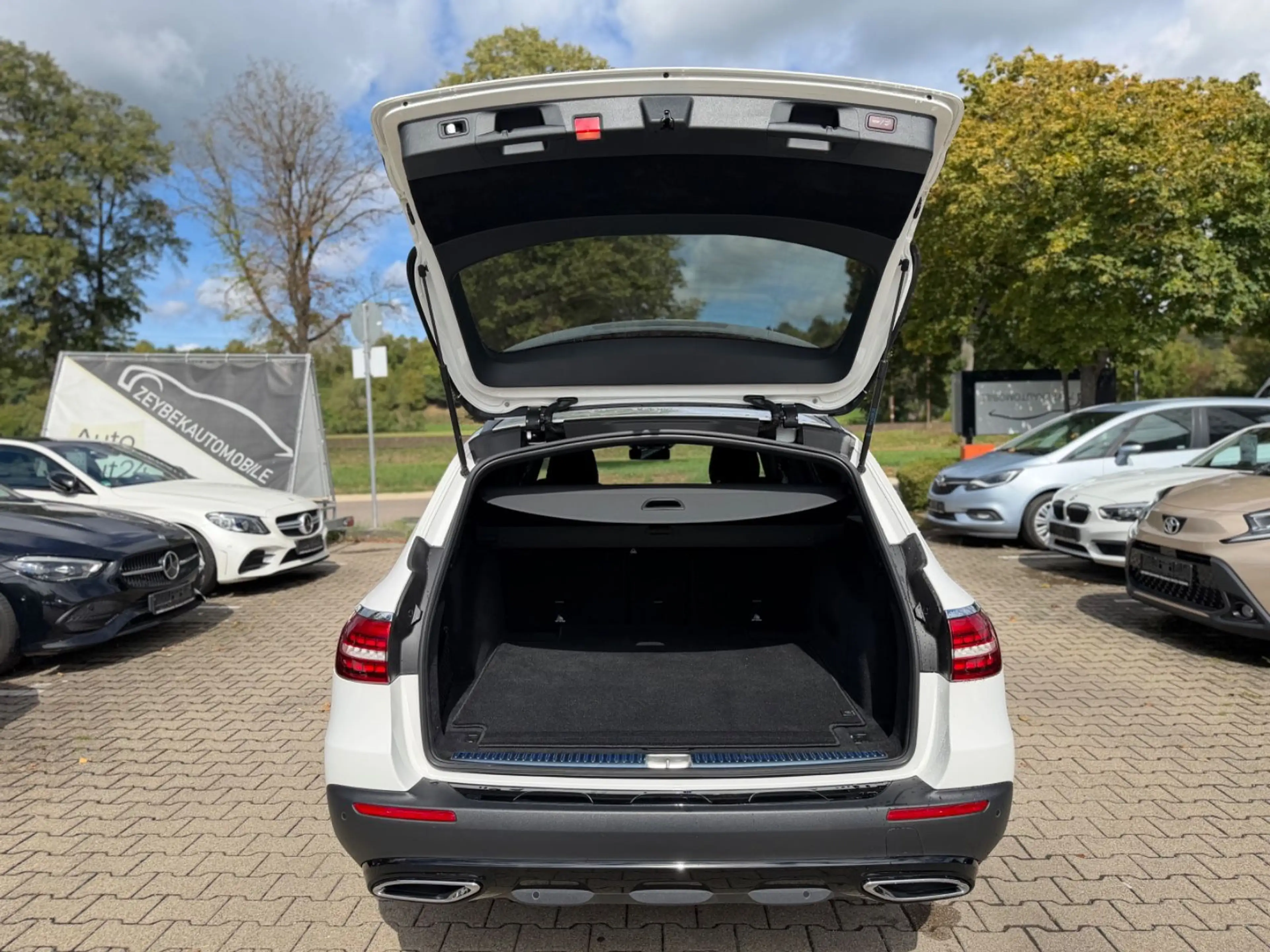 Mercedes-Benz E 400 D E T /All-Terrain /4M/360/SHZ/NAVIAHK — photo 11