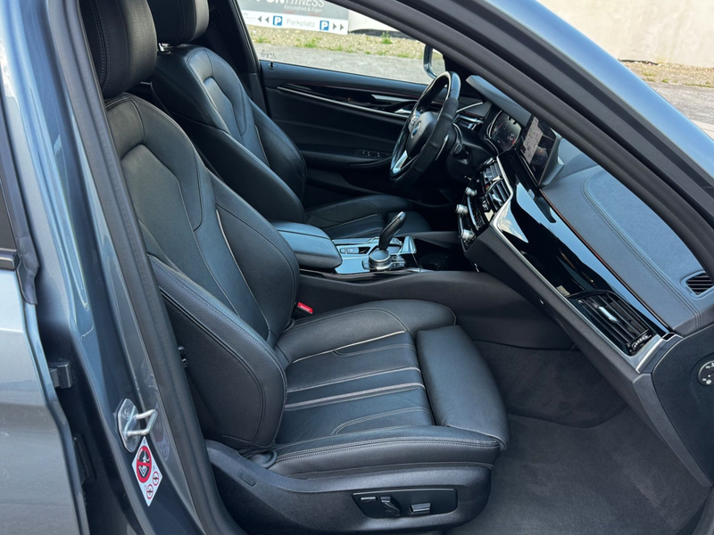 BMW 530 Touring xDrive Sport Line/Panorama/Haed-up — photo 5