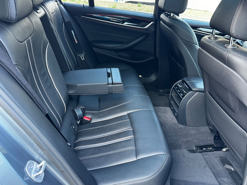 BMW 530 Touring xDrive Sport Line/Panorama/Haed-up — photo 8