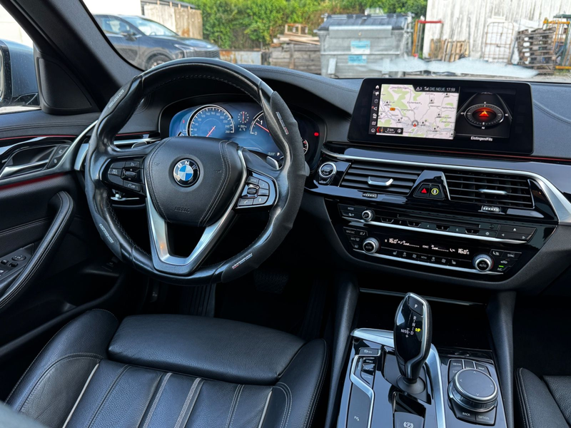 BMW 530 Touring xDrive Sport Line/Panorama/Haed-up — photo 6