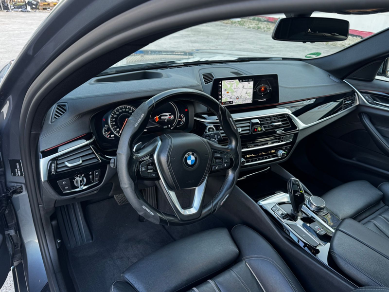 BMW 530 Touring xDrive Sport Line/Panorama/Haed-up — photo 3
