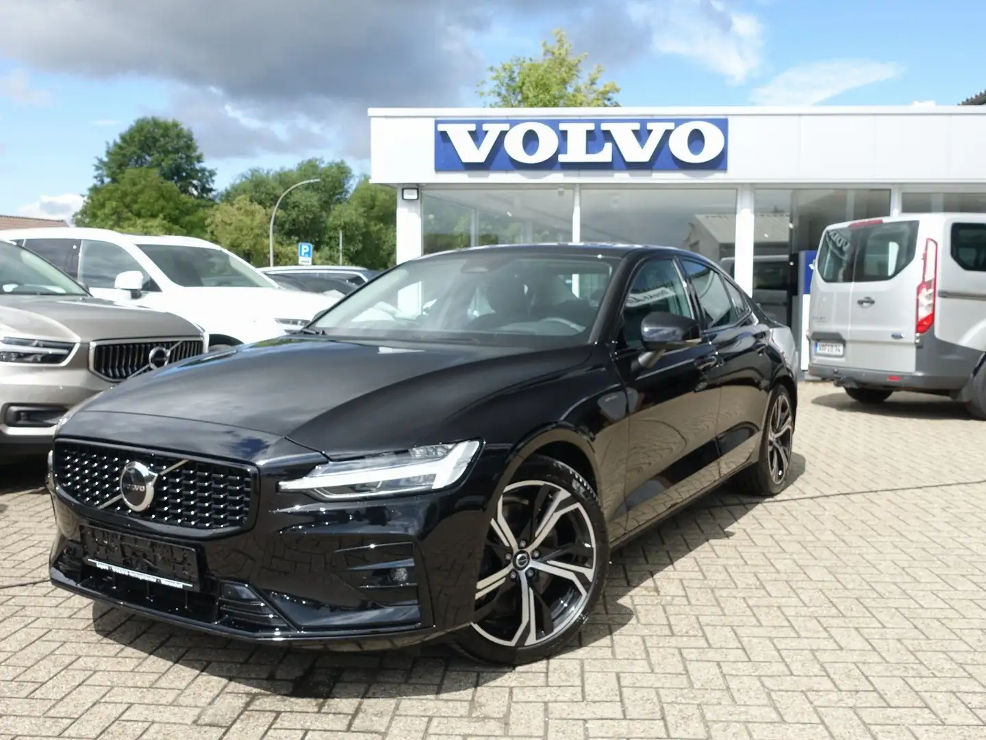 Volvo S60 Ultimate B5 AWD Dark/Pano/H&K/BLIS/Memory Schwarz - 1