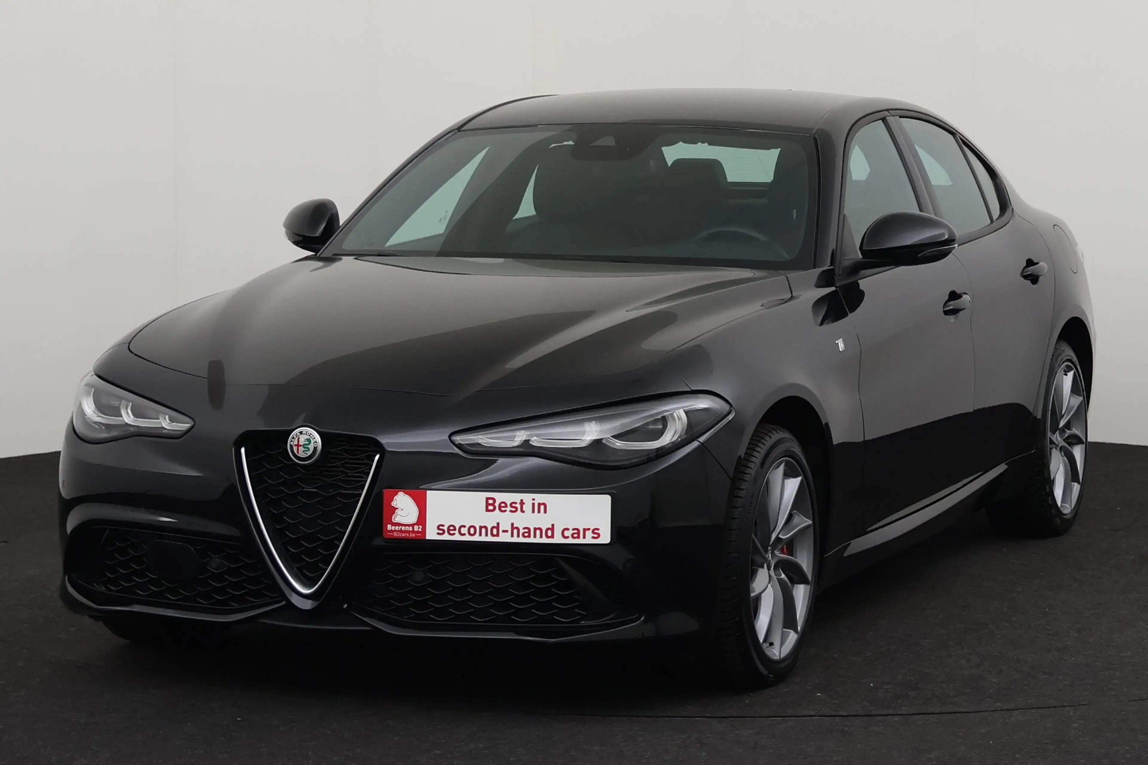 Alfa Romeo Giulia 2.0 T8 Q4 SPORT + A/T + GPS + LEDER + CAMERA + PDC — photo 2
