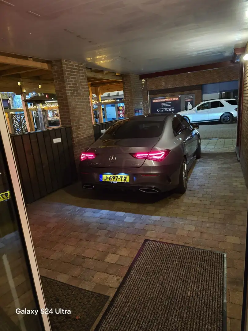 Mercedes-Benz CLA 250 4Matic 7G-DCT AMG Line - 2