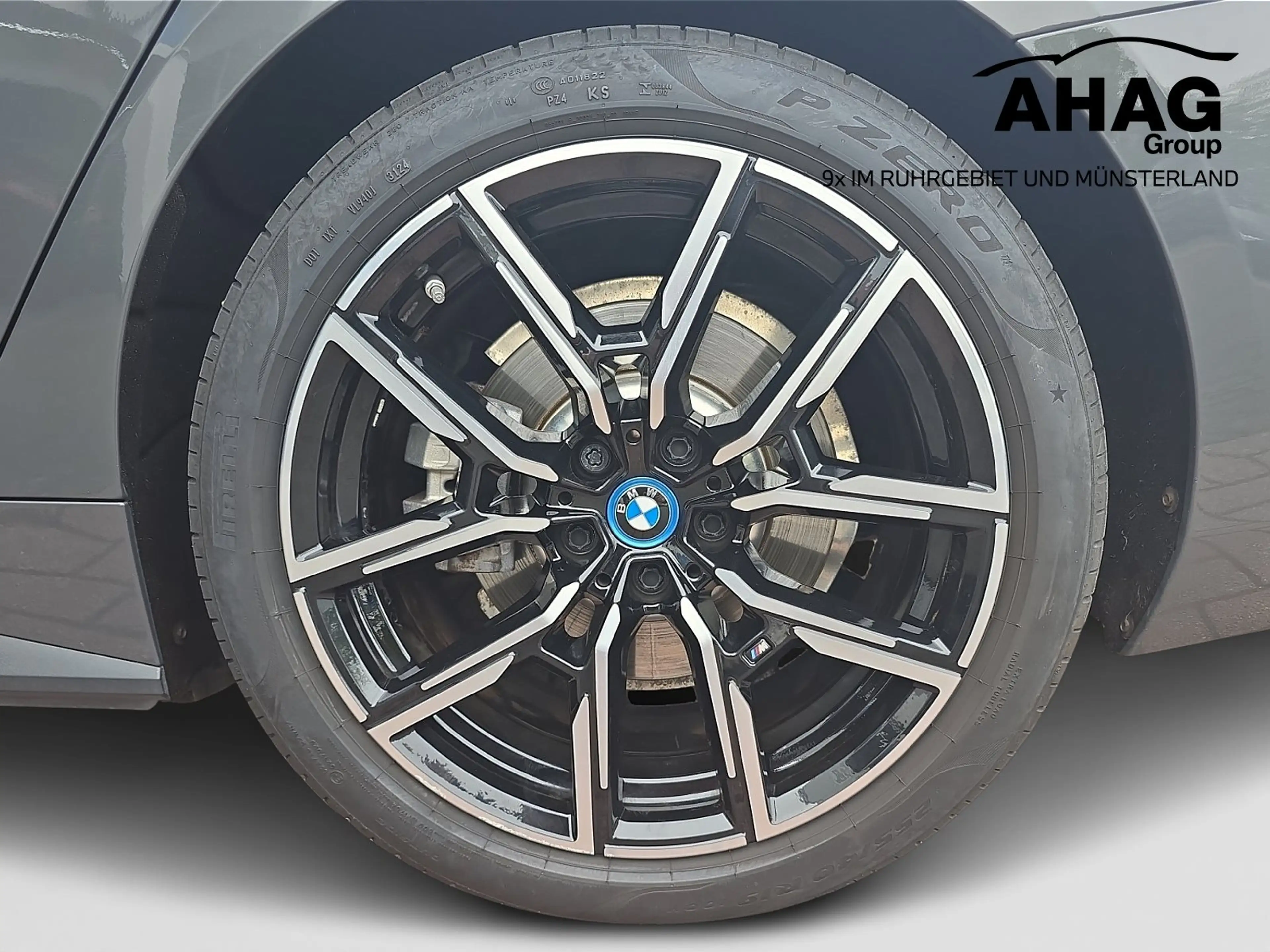 BMW i4 eDrive40  M Sport ACC 360° H/K Laser Glasdach el.S — photo 12