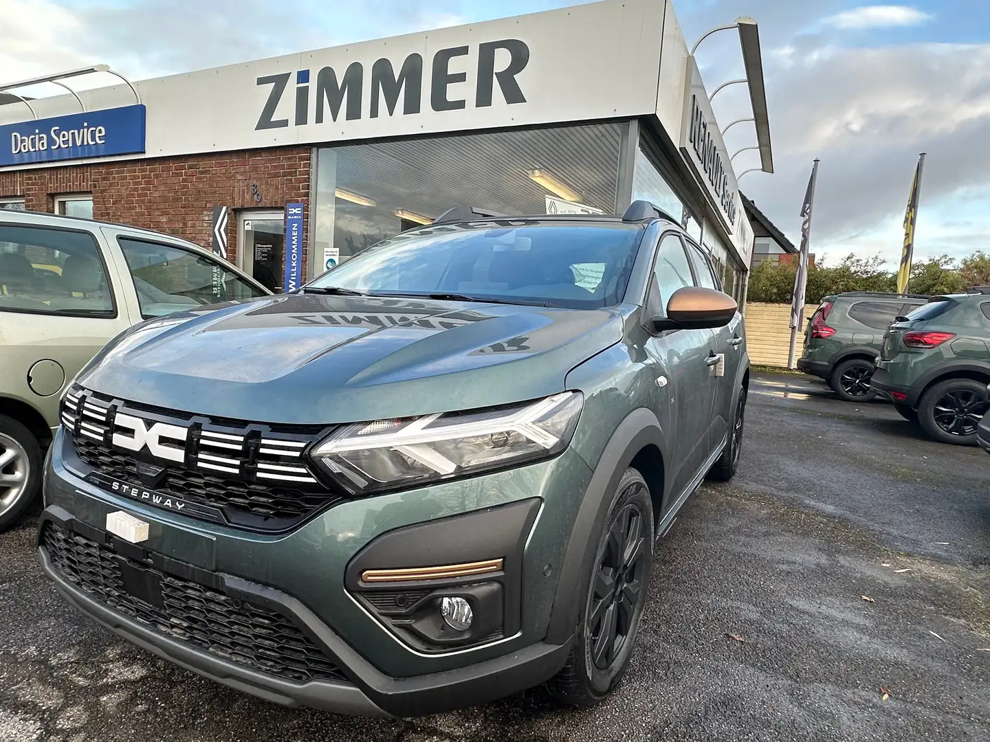 Dacia Sandero Stepway TCe 90 CVT Extreme *AUTOMATIK Grün - 1