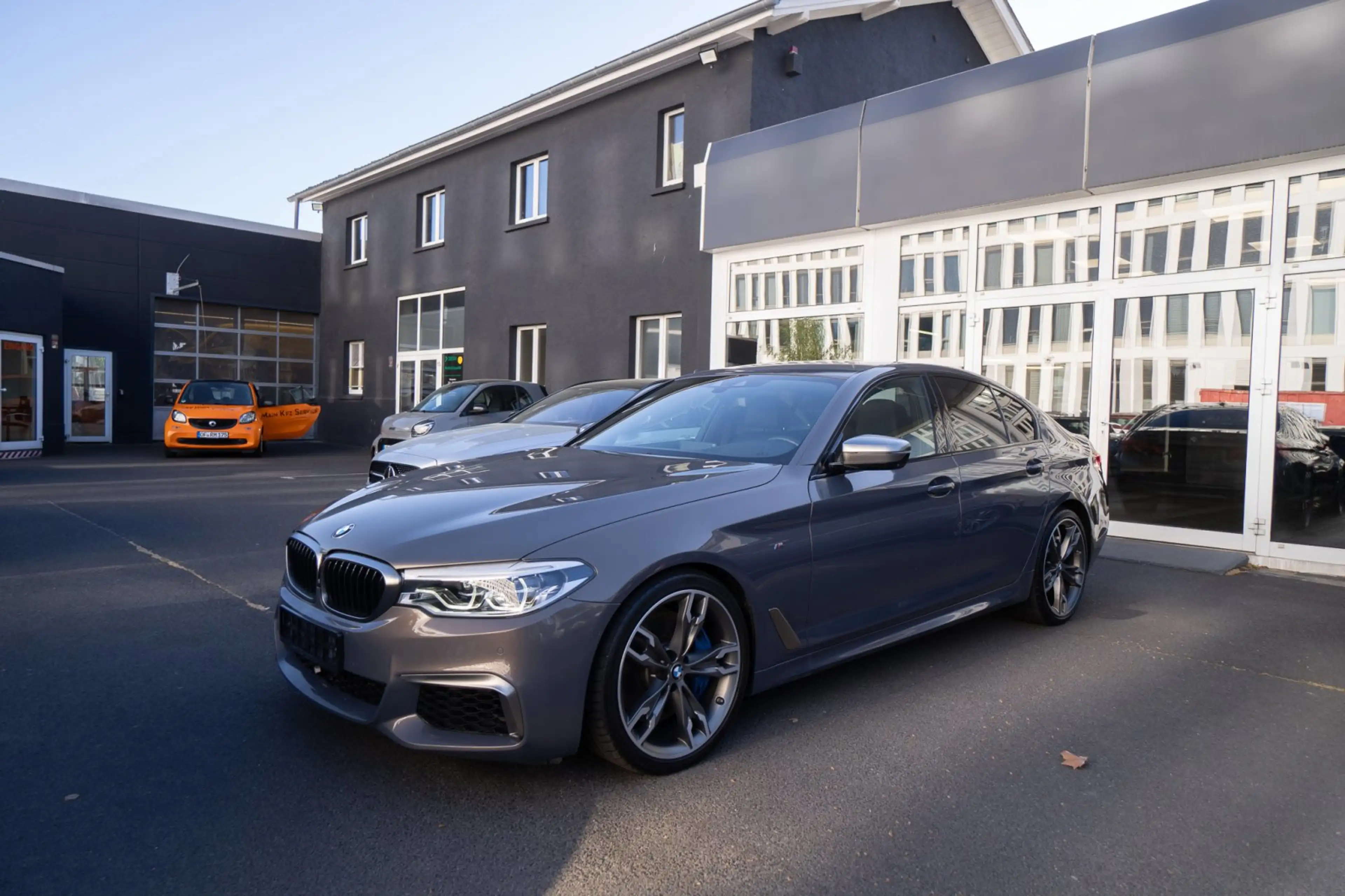 BMW M550 i xDrive *CHAMPAGNER QUARZ* — photo 4