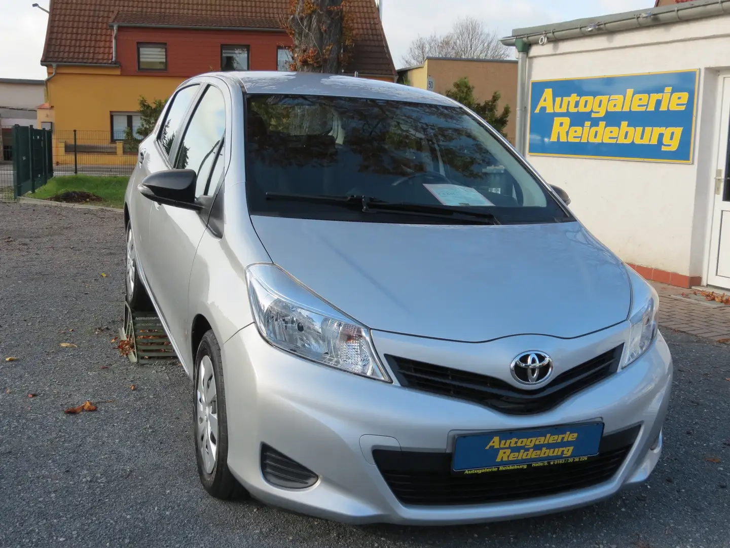 Toyota Yaris 1.0 VVT-i Trend 1.Hd.!!SR+WR!!Klima!!el.35Tkm!! Silber - 1