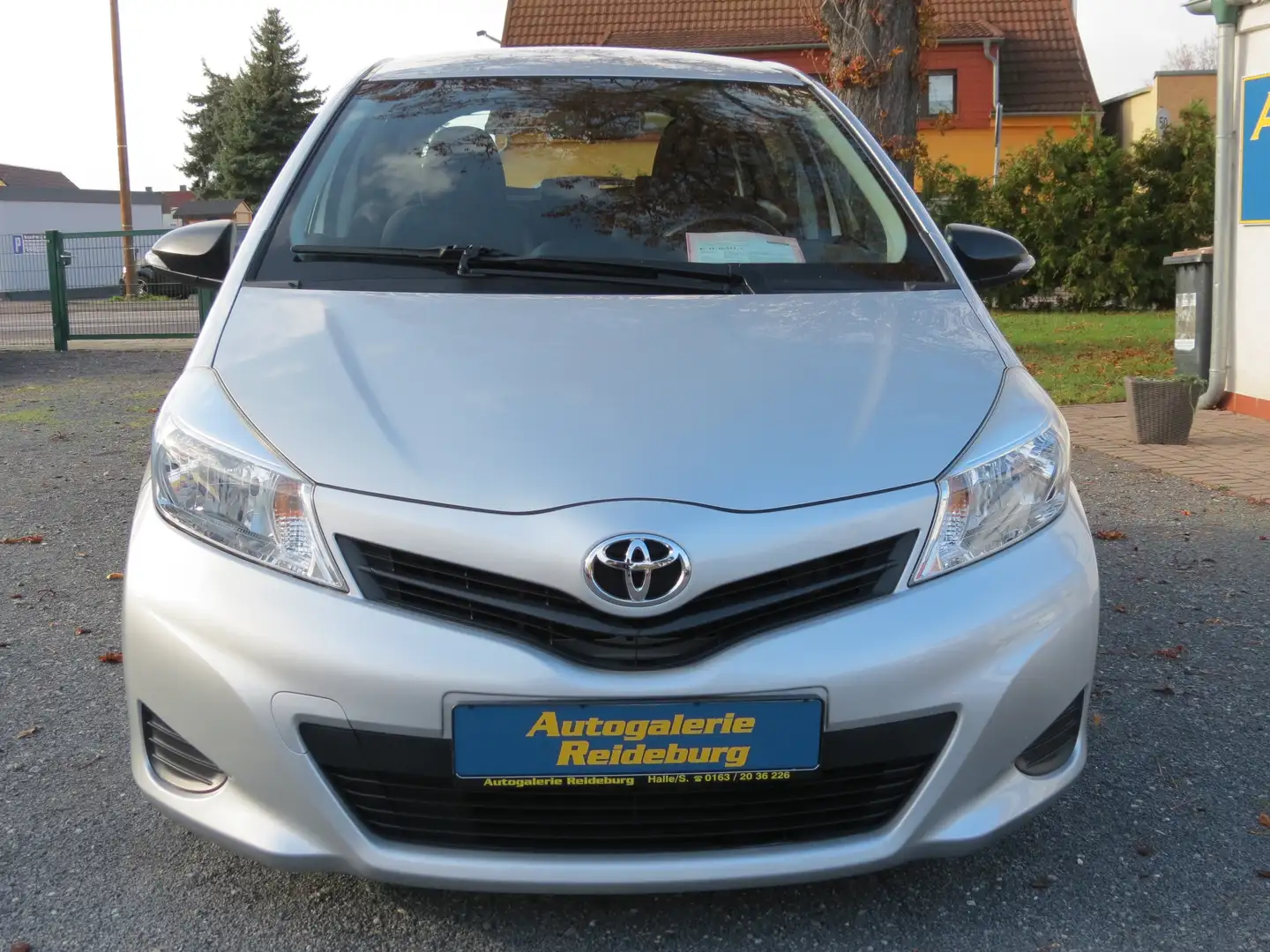 Toyota Yaris 1.0 VVT-i Trend 1.Hd.!!SR+WR!!Klima!!el.35Tkm!! Silber - 2