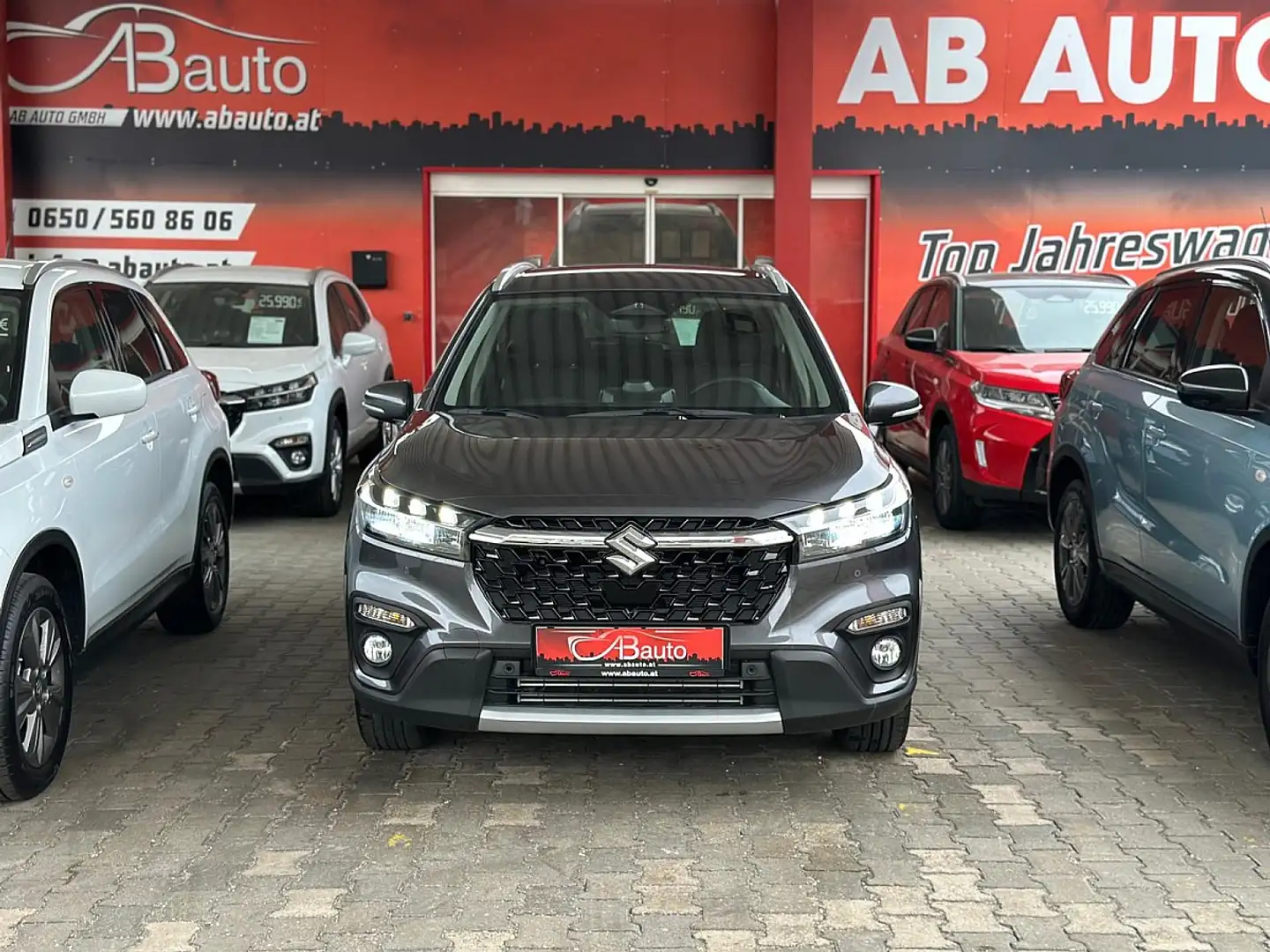Suzuki S-Cross 1,4 Hybrid ALLGRIP shine Aut. MY25 / 110PS Grau - 2