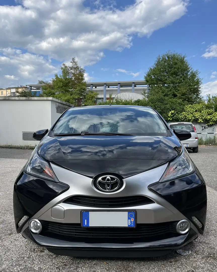 Toyota Aygo 5p 1.0 x-clusiv Nero - 1
