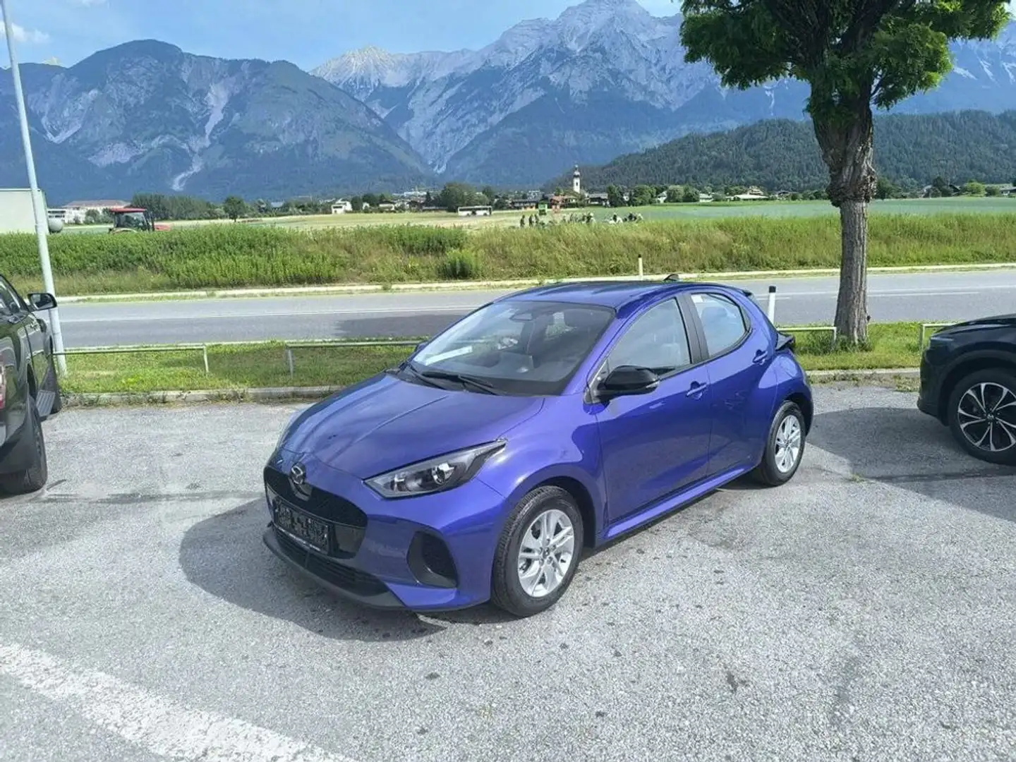 Mazda 2 Hybrid RWD Center-Line AT Blau - 1
