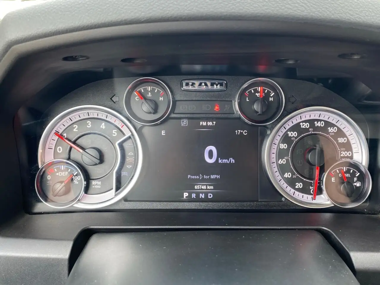 RAM 1500 снимка RAM 1500