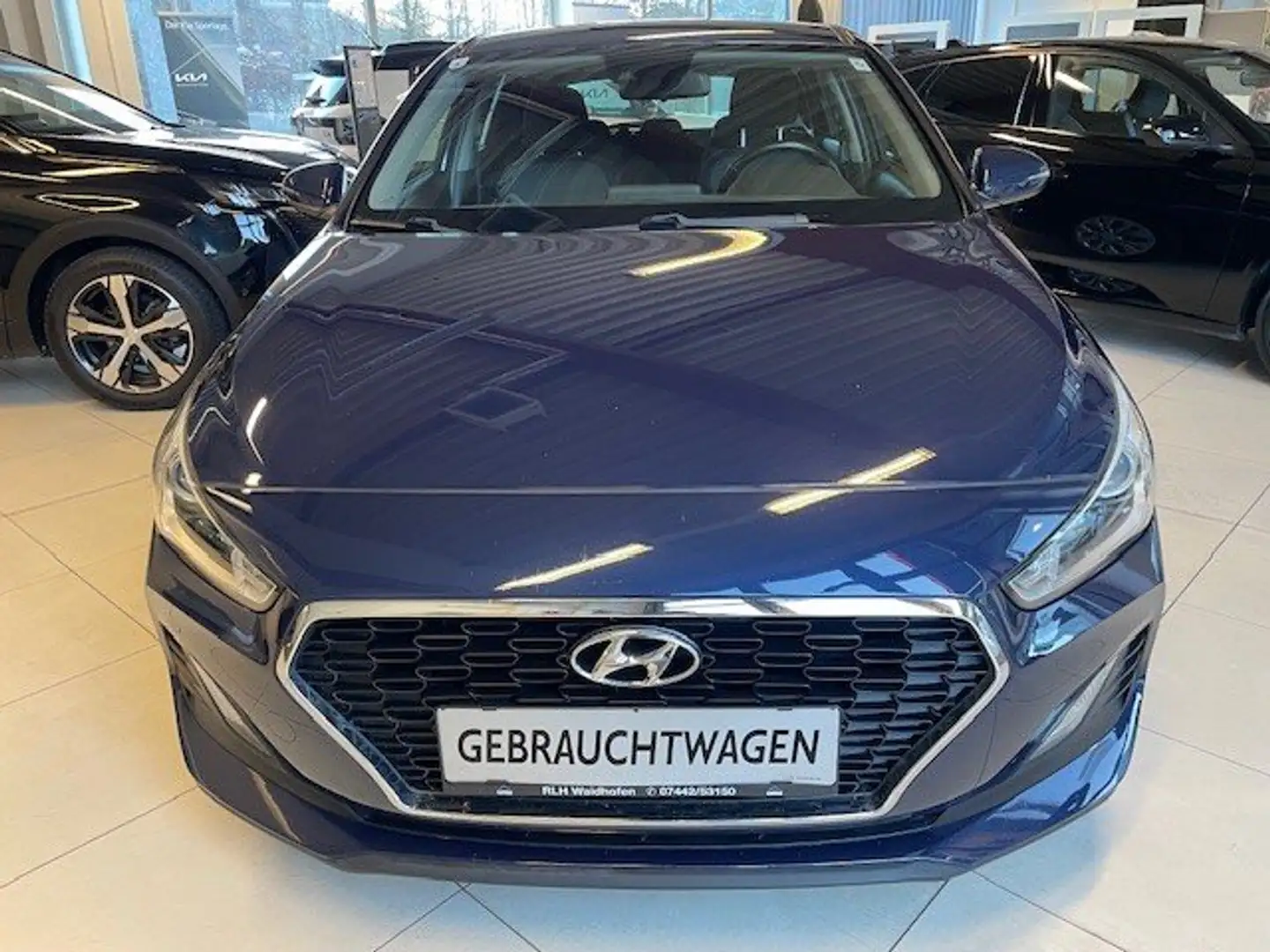 Hyundai i30 1,4 MPI Entry Blau - 1