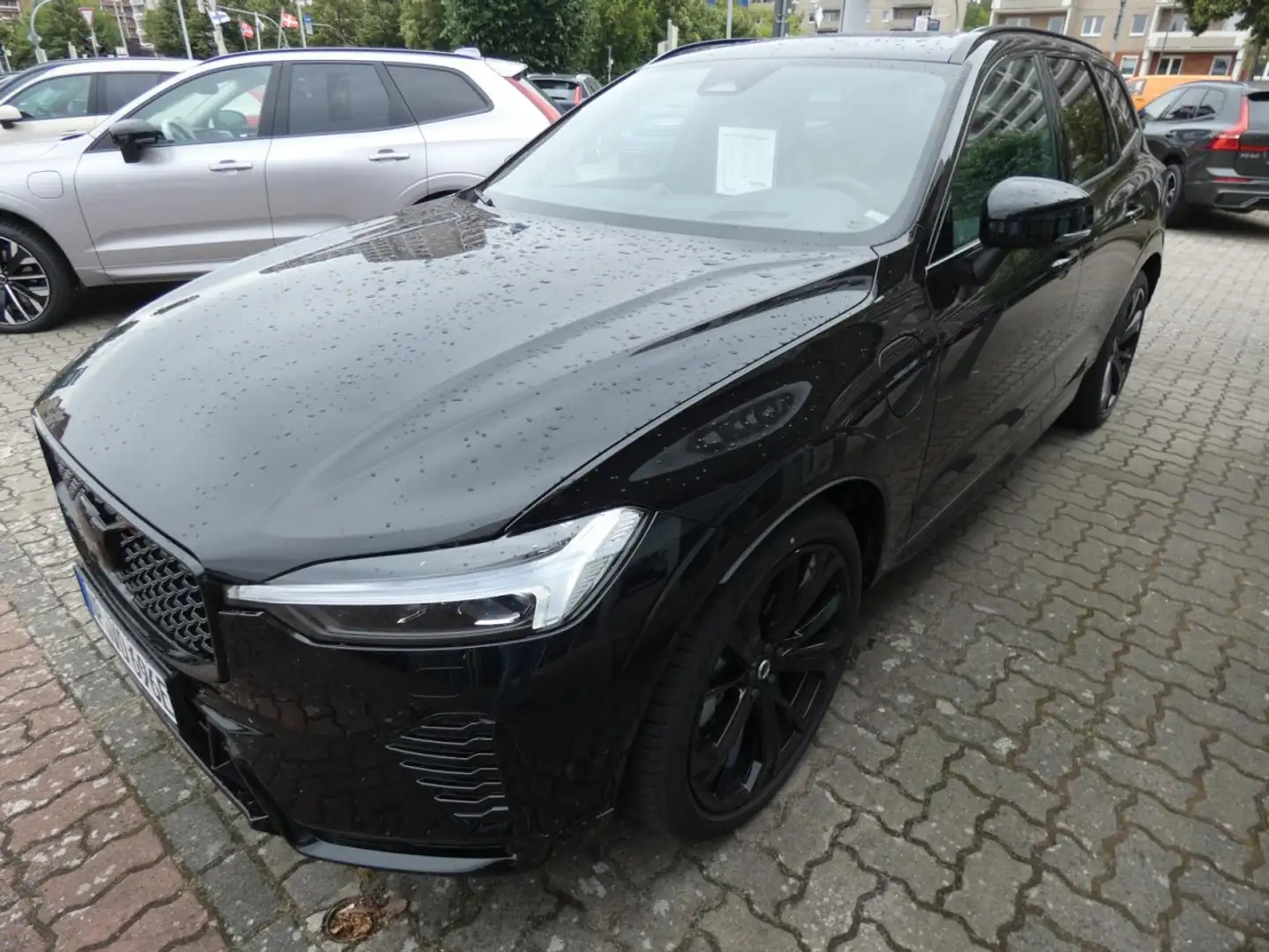 Volvo XC60 T6 AWD Ultra Black Ed. Plug-In (EURO 6e) Klima Schwarz - 2