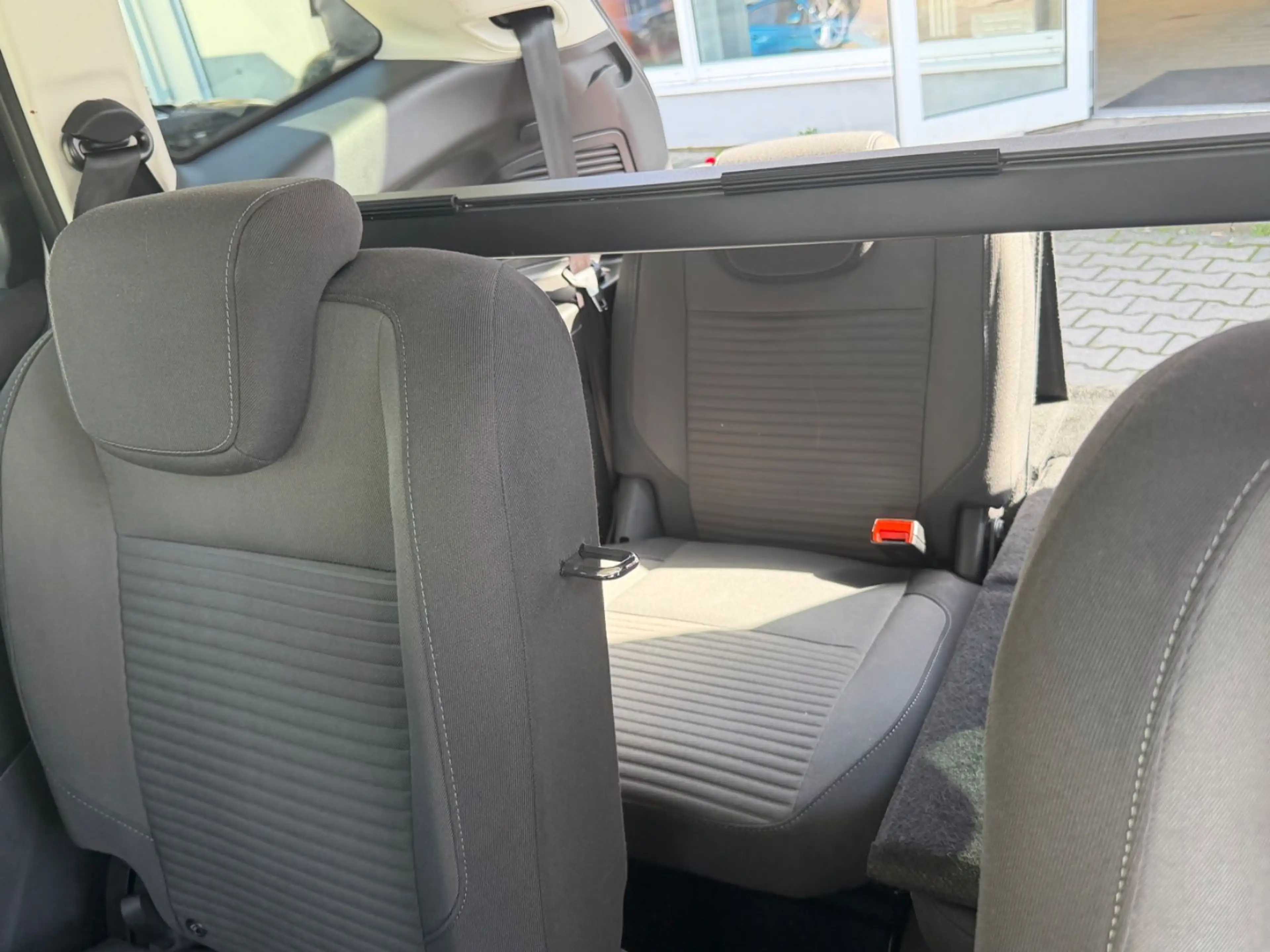 Ford Grand C-Max Grand C-MAX Titanium — photo 11