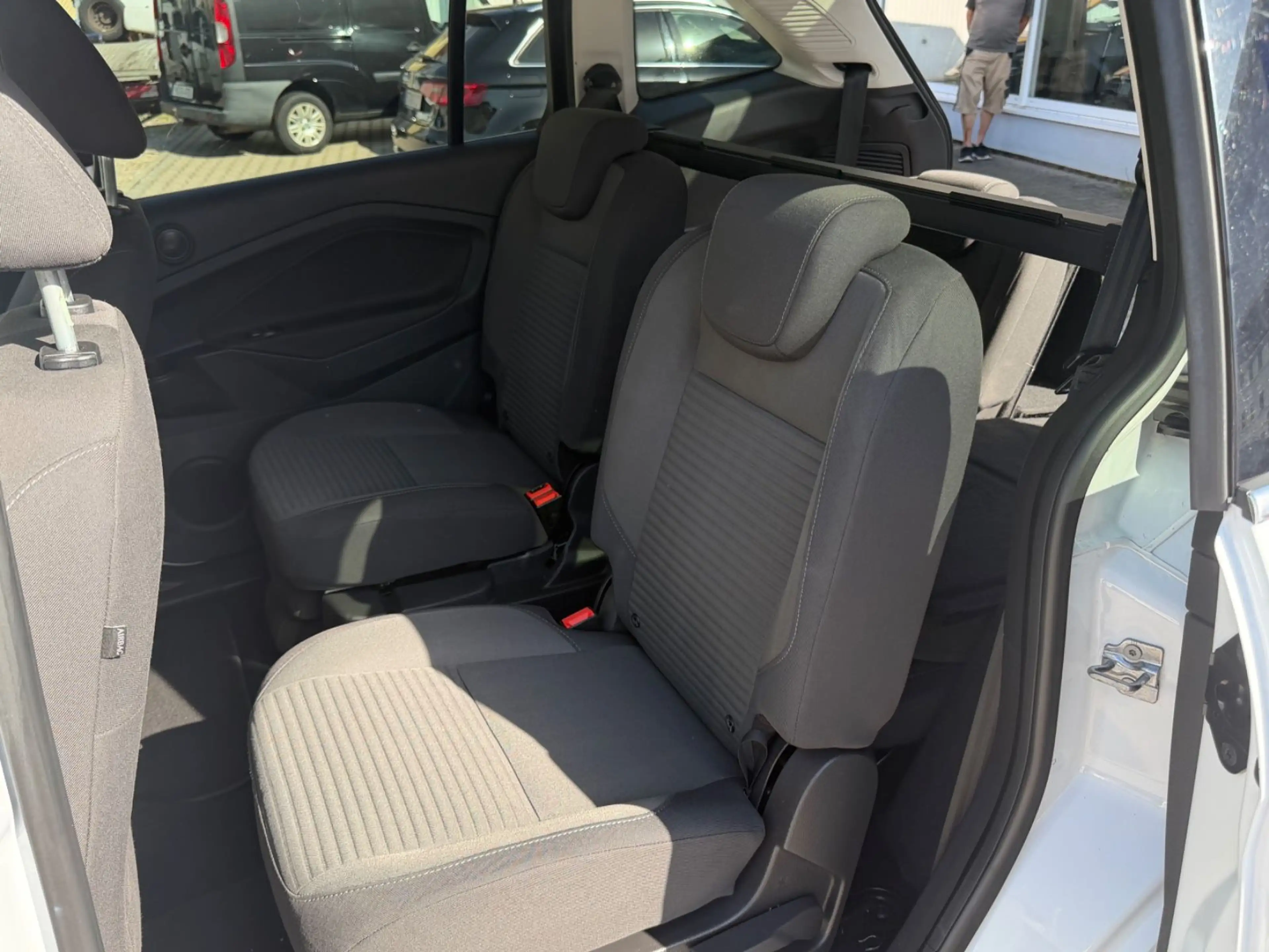 Ford Grand C-Max Grand C-MAX Titanium — photo 10